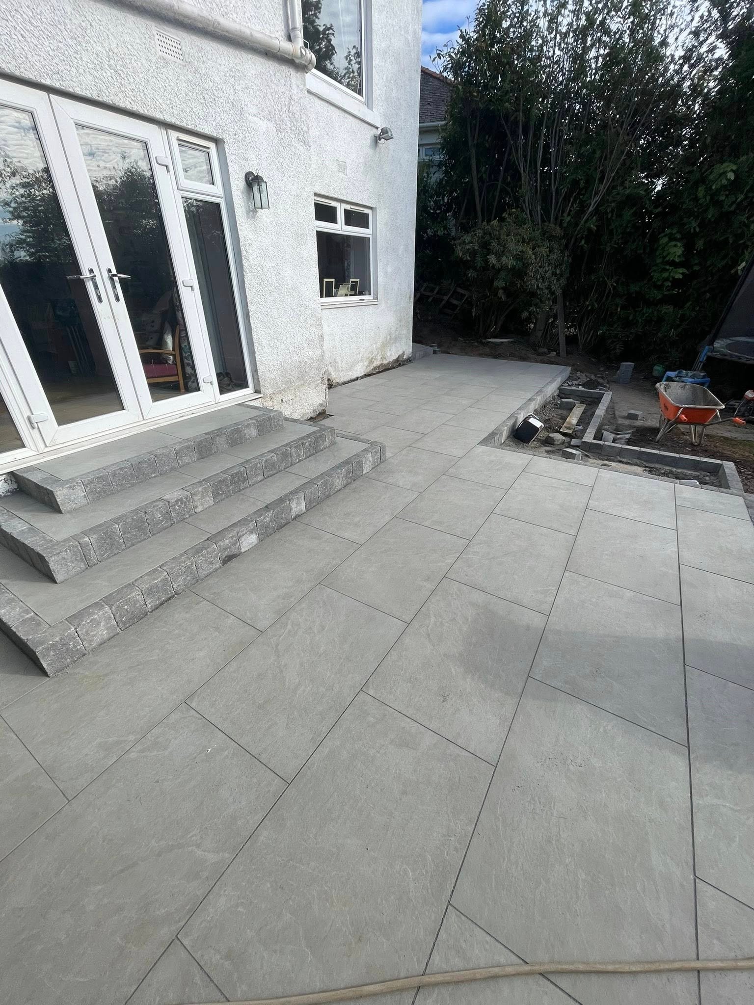Grey porcelain patio with matching steps in Glasgow